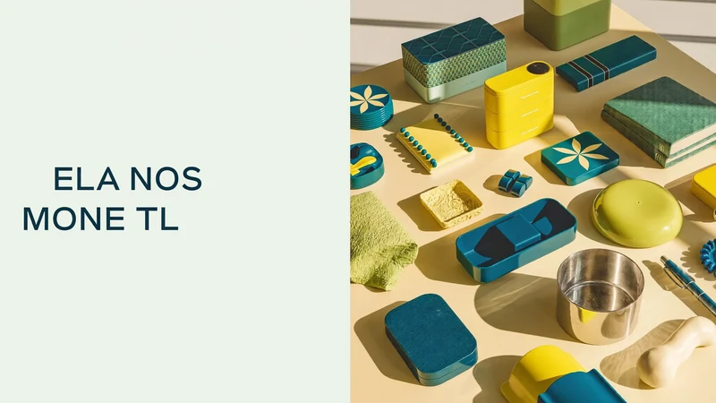 Illustrazione di campagna: accessori da scrivania in un ambiente di lavoro ordinato